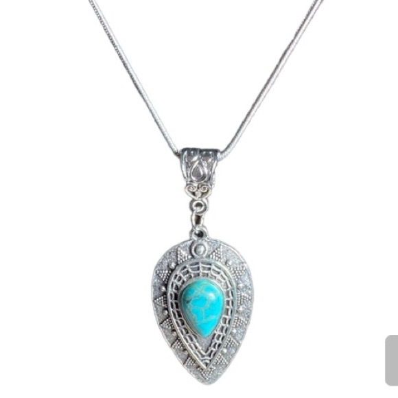 Jewelry - Vintage style Carved Water Drop Turquoise
Pendant Bohemian Turquoise Necklace